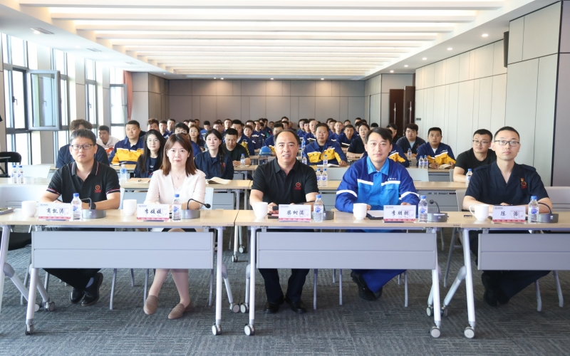 “大国工匠”走进QY千亿 开讲“匠心成长路”