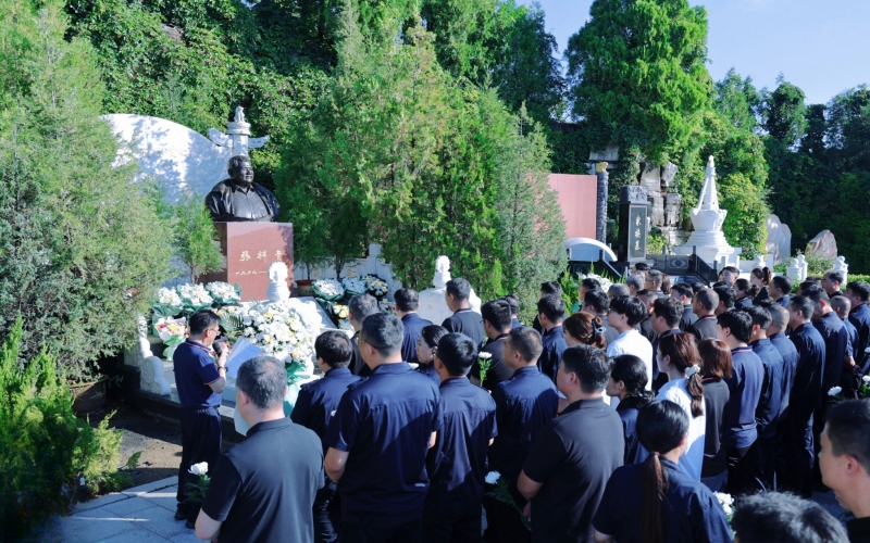 QY千亿家人深切缅怀祥青董事长