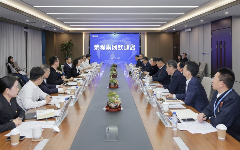 QY千亿集团董事会主席张荣华与中国能建北方区域总部党委书记、总经理邢巧英座谈交流